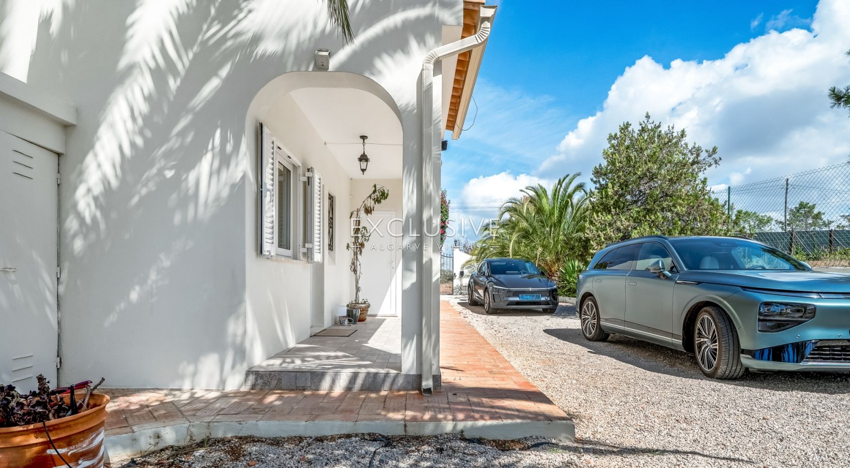 Exclusive 4+1 bedroom Villa with heated pool on 7910m2 plot in Porches, Algarve