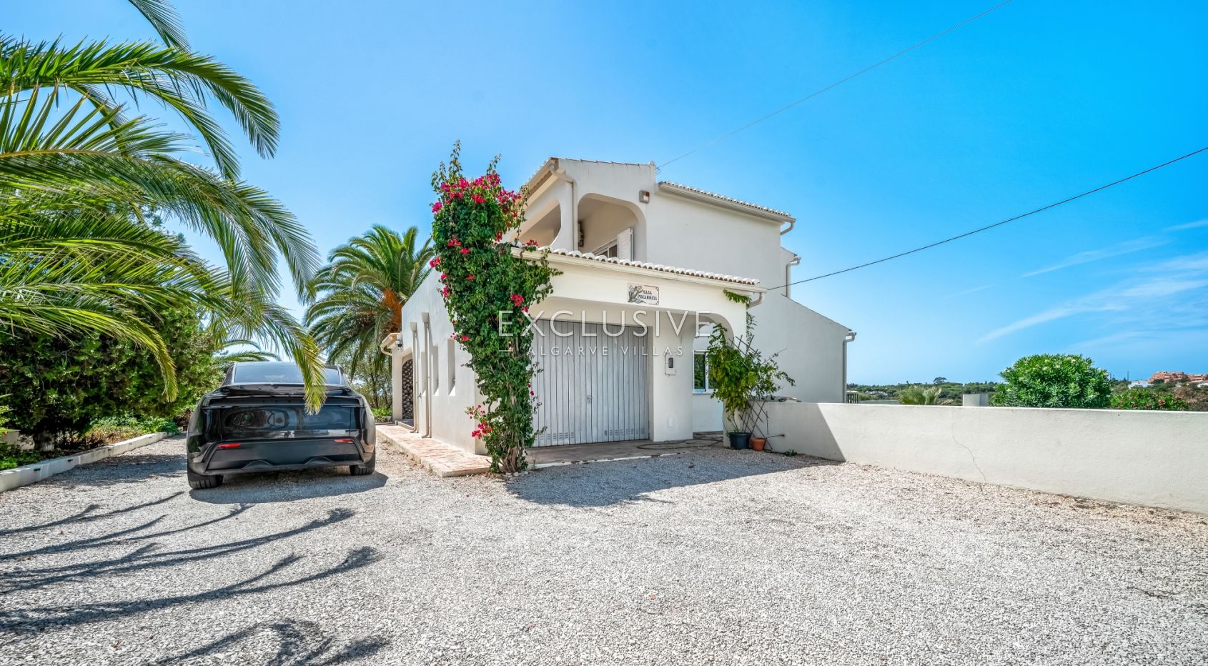 Exclusive 4+1 bedroom Villa with heated pool on 7910m2 plot in Porches, Algarve