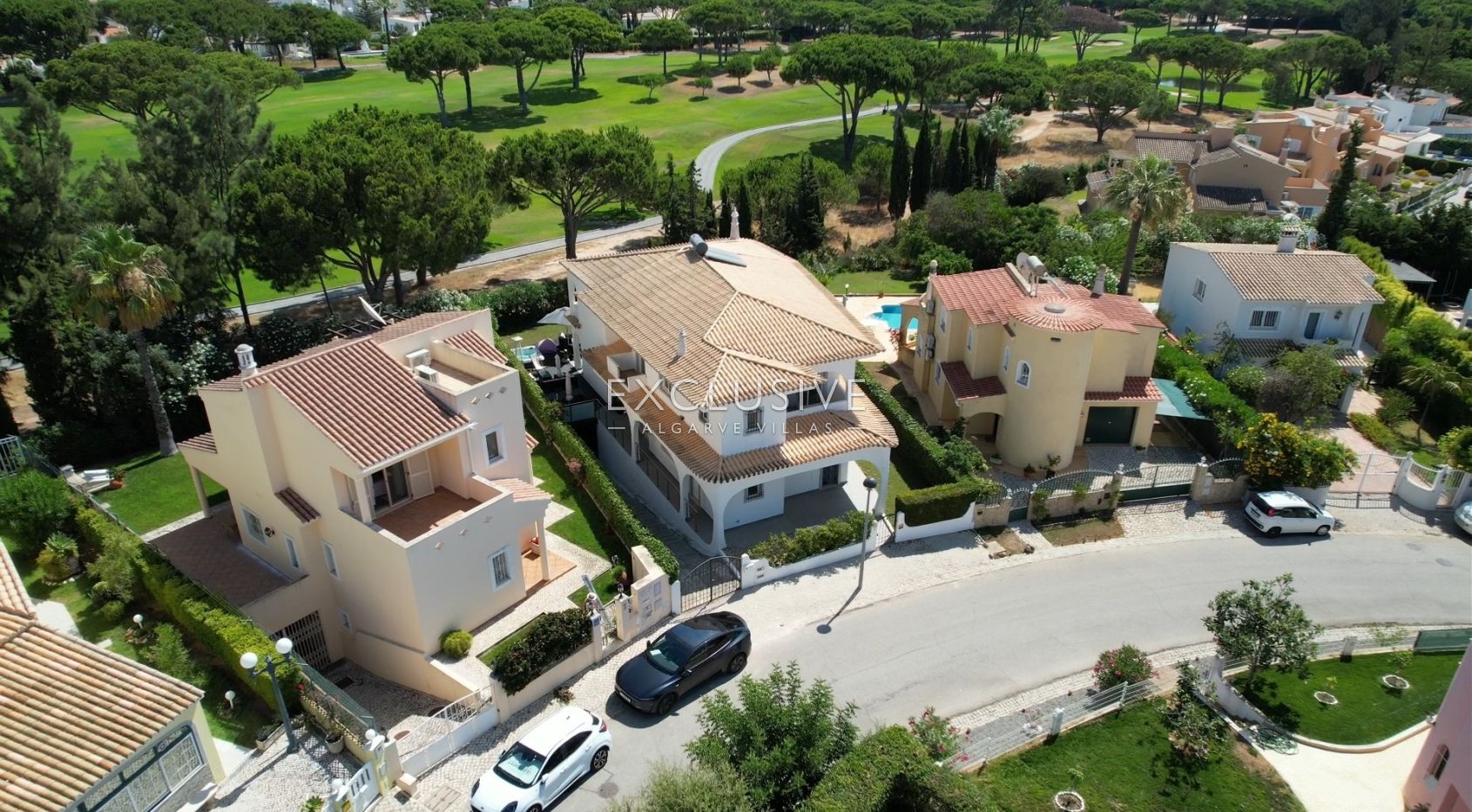 Sie eine Golfvilla in erster Reihe im alten Dorfteil von Vilamoura