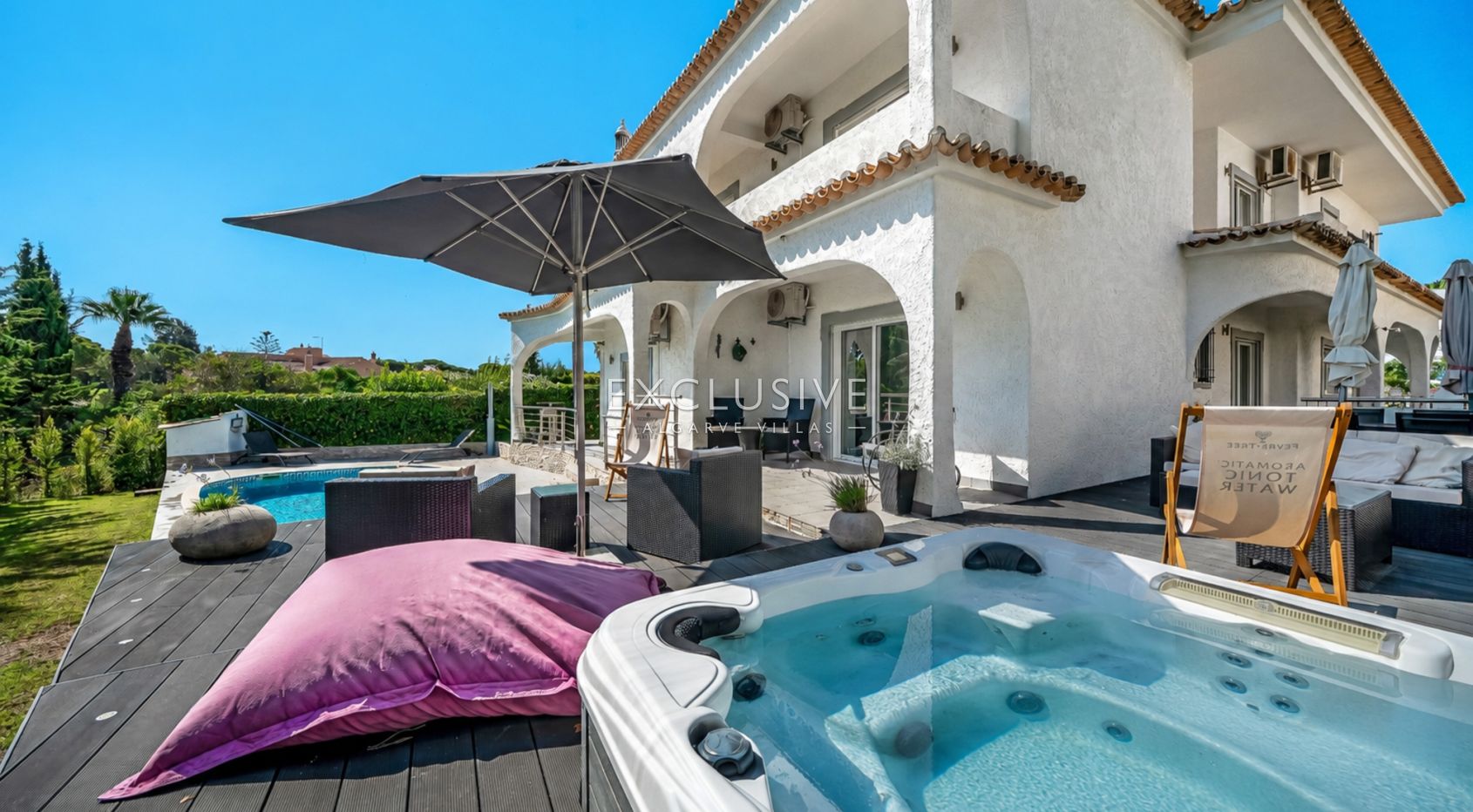 Sie eine Golfvilla in erster Reihe im alten Dorfteil von Vilamoura