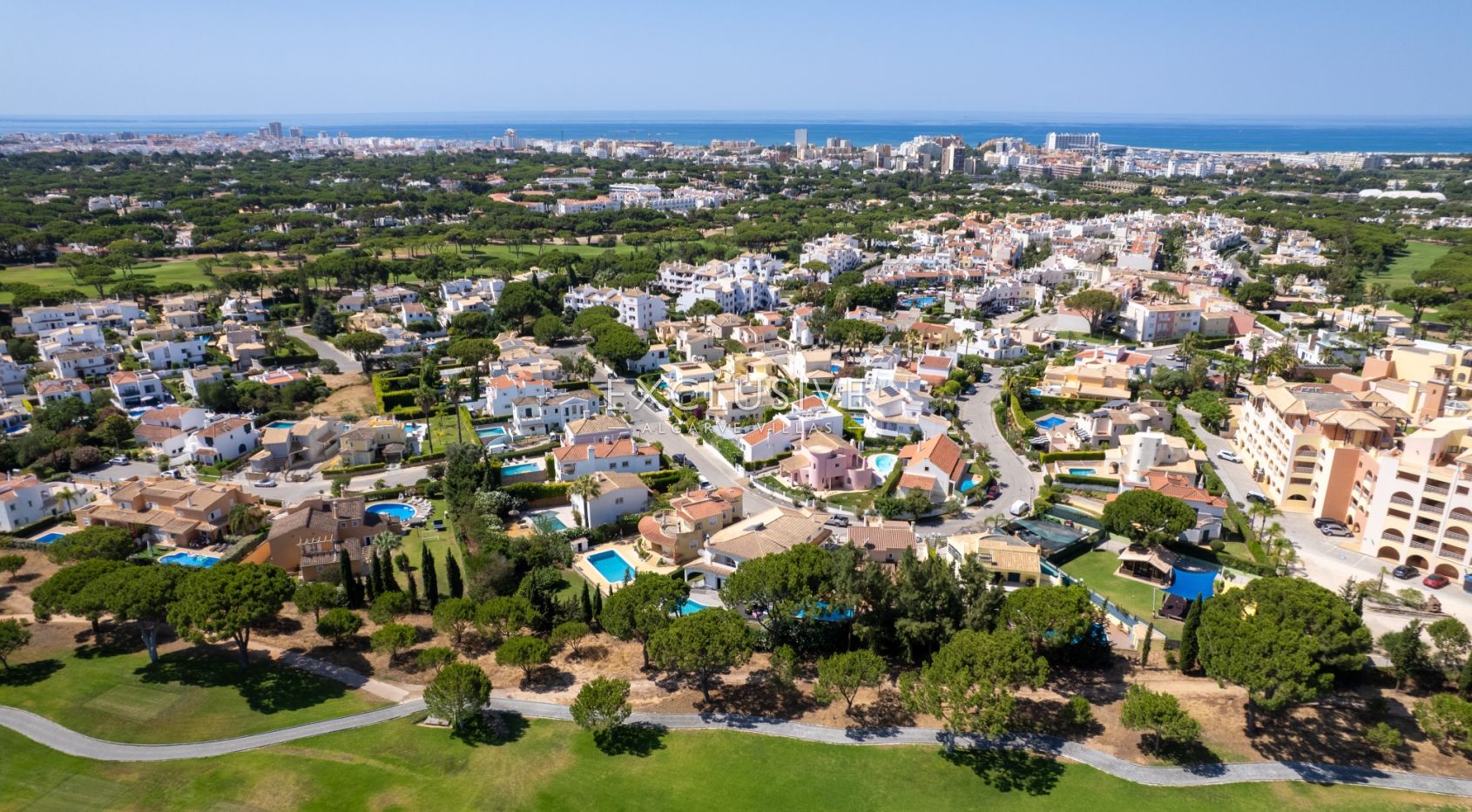 Sie eine Golfvilla in erster Reihe im alten Dorfteil von Vilamoura