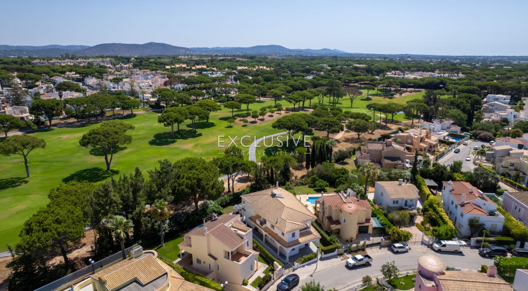 Sie eine Golfvilla in erster Reihe im alten Dorfteil von Vilamoura