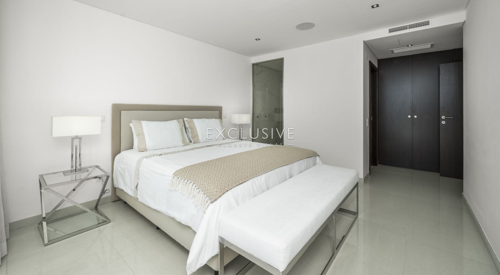 Beachfront Villa with Stunning Sea Views in Ponta da Piedade, Lagos