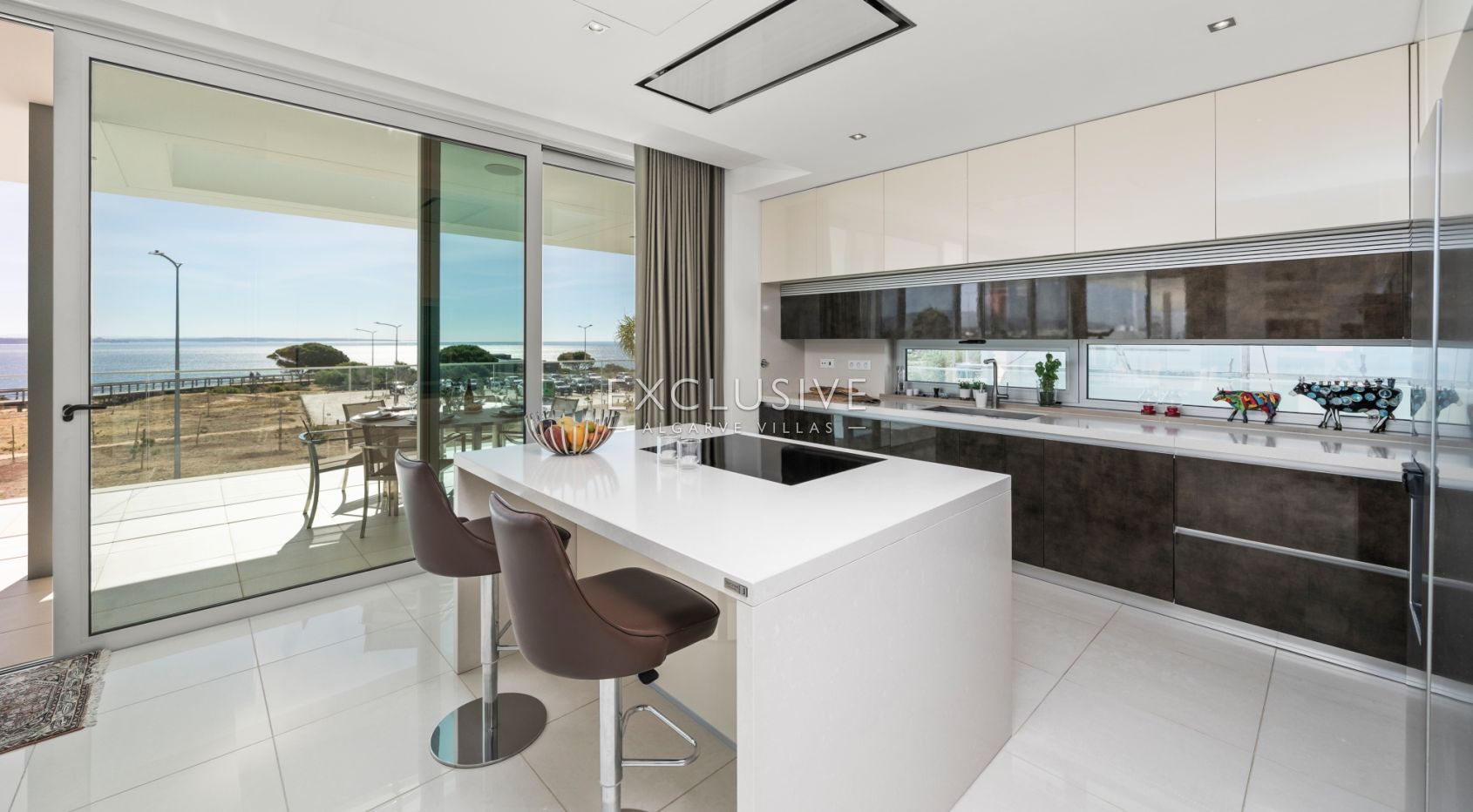 Beachfront Villa with Stunning Sea Views in Ponta da Piedade, Lagos