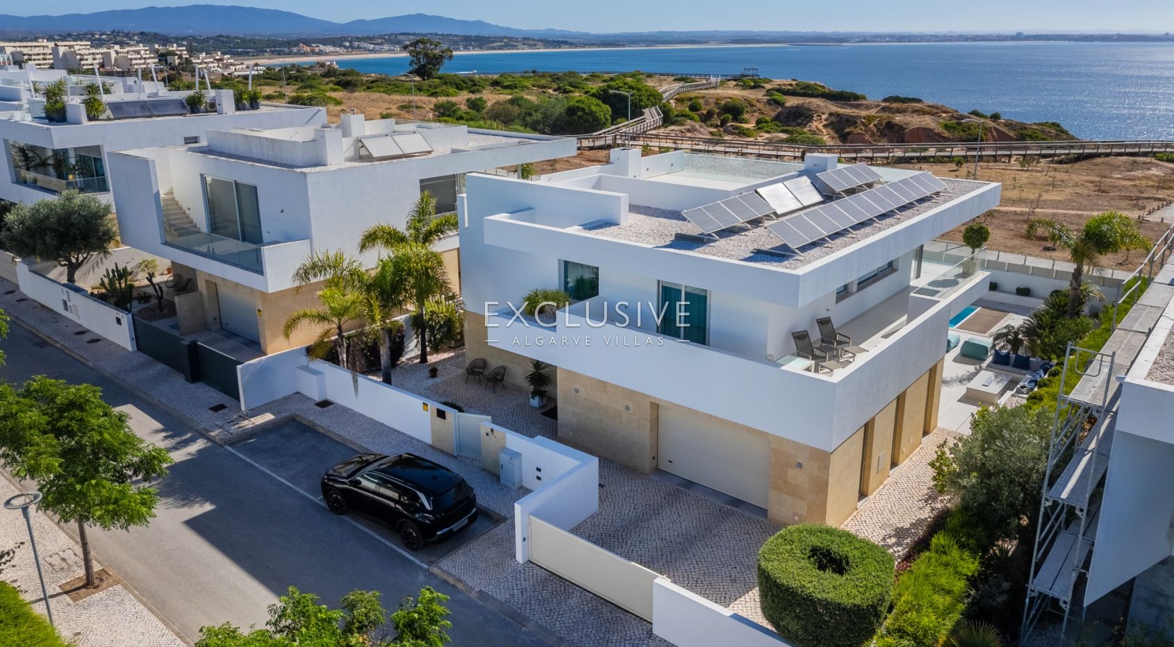 Beachfront Villa with Stunning Sea Views in Ponta da Piedade, Lagos