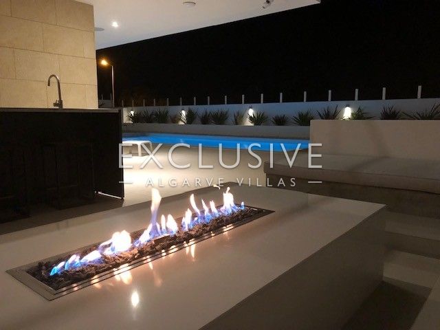 Beachfront Villa with Stunning Sea Views in Ponta da Piedade, Lagos
