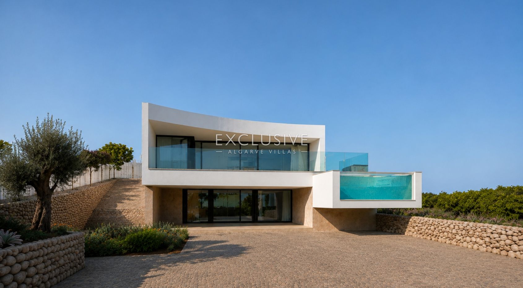 Projeto de moradia contemporânea pronta a habitar, vista para o mar, Praia da Luz, Algarve