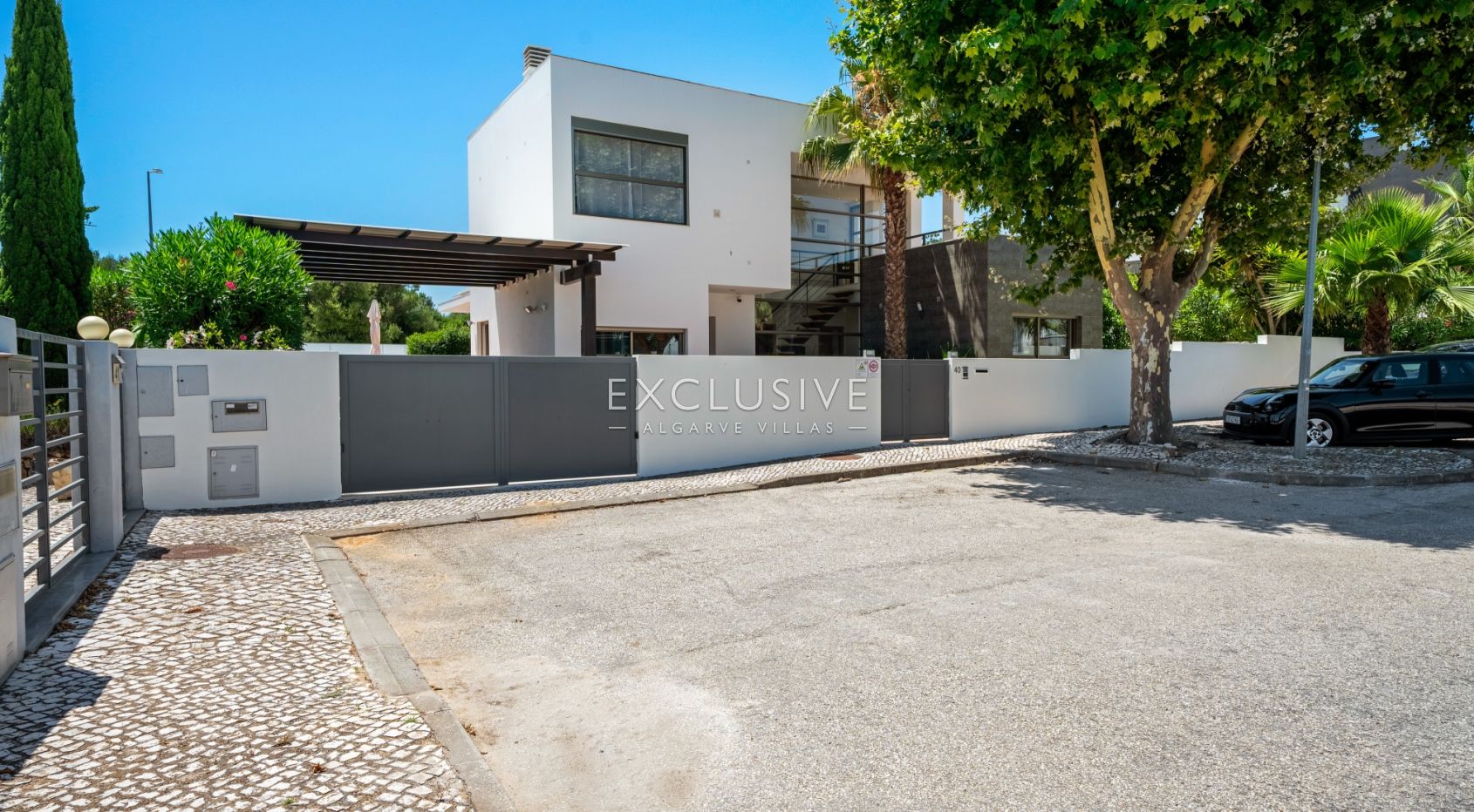 Moderne Villa mit 4 Schlafzimmern, Pool, Solar- und Photovoltaikanlage, in Alcantarilha