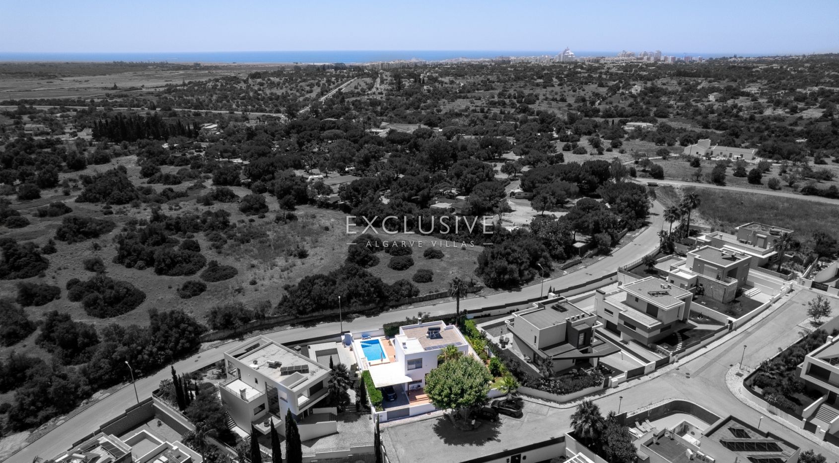 Moderne Villa mit 4 Schlafzimmern, Pool, Solar- und Photovoltaikanlage, in Alcantarilha