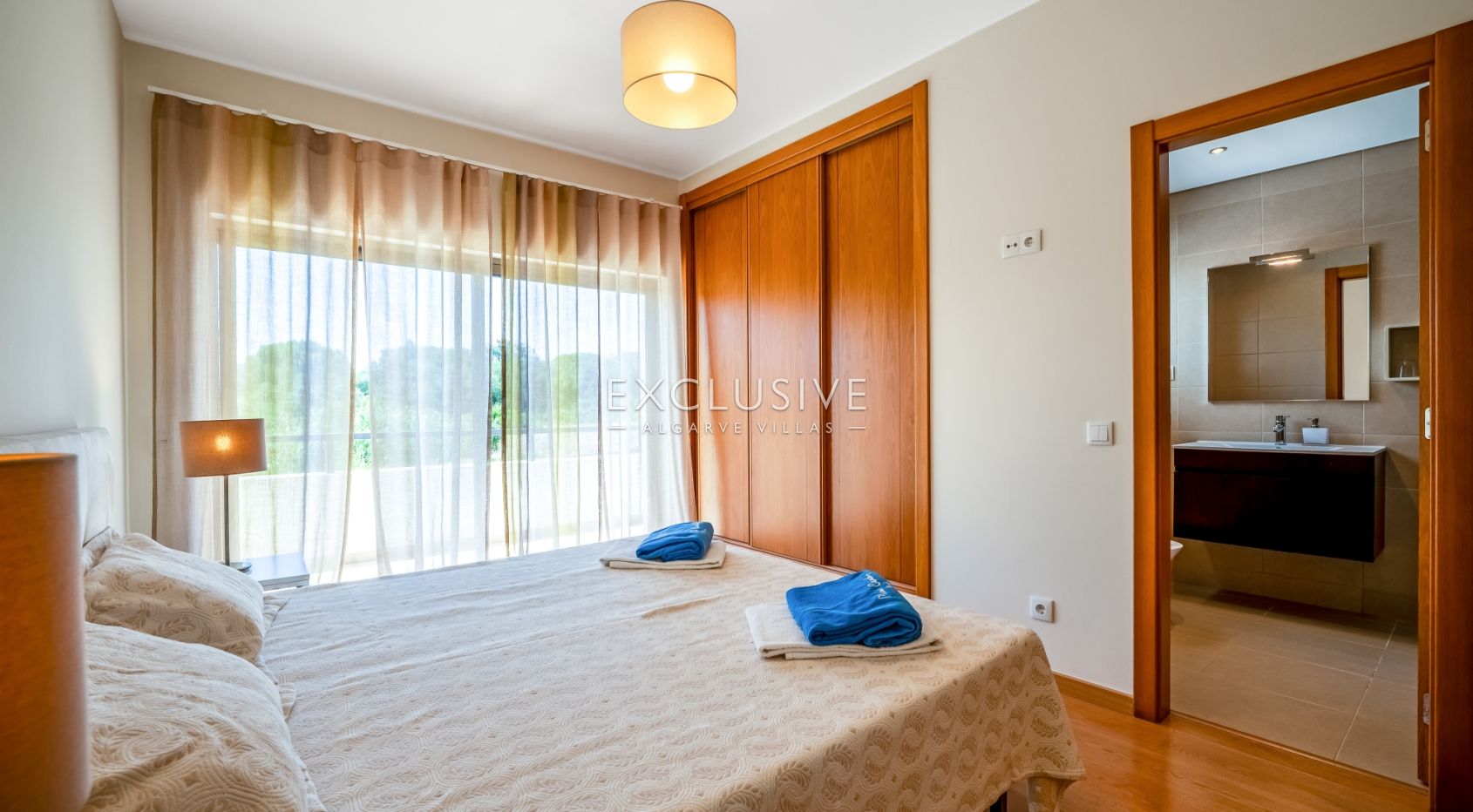Moderne Villa mit 4 Schlafzimmern, Pool, Solar- und Photovoltaikanlage, in Alcantarilha