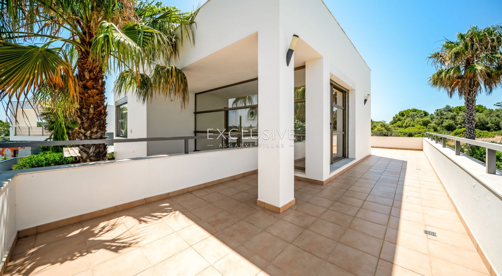 Moderne Villa mit 4 Schlafzimmern, Pool, Solar- und Photovoltaikanlage, in Alcantarilha
