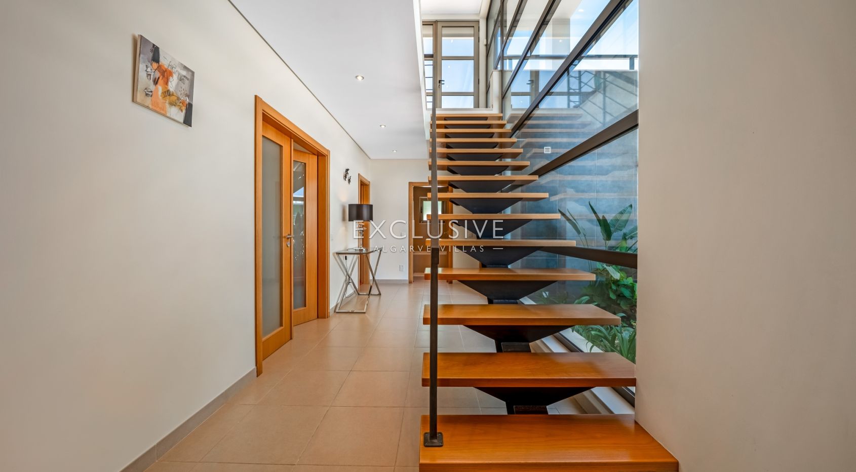 Moderne Villa mit 4 Schlafzimmern, Pool, Solar- und Photovoltaikanlage, in Alcantarilha