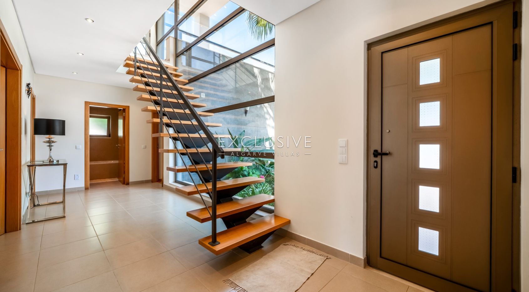 Moderne Villa mit 4 Schlafzimmern, Pool, Solar- und Photovoltaikanlage, in Alcantarilha