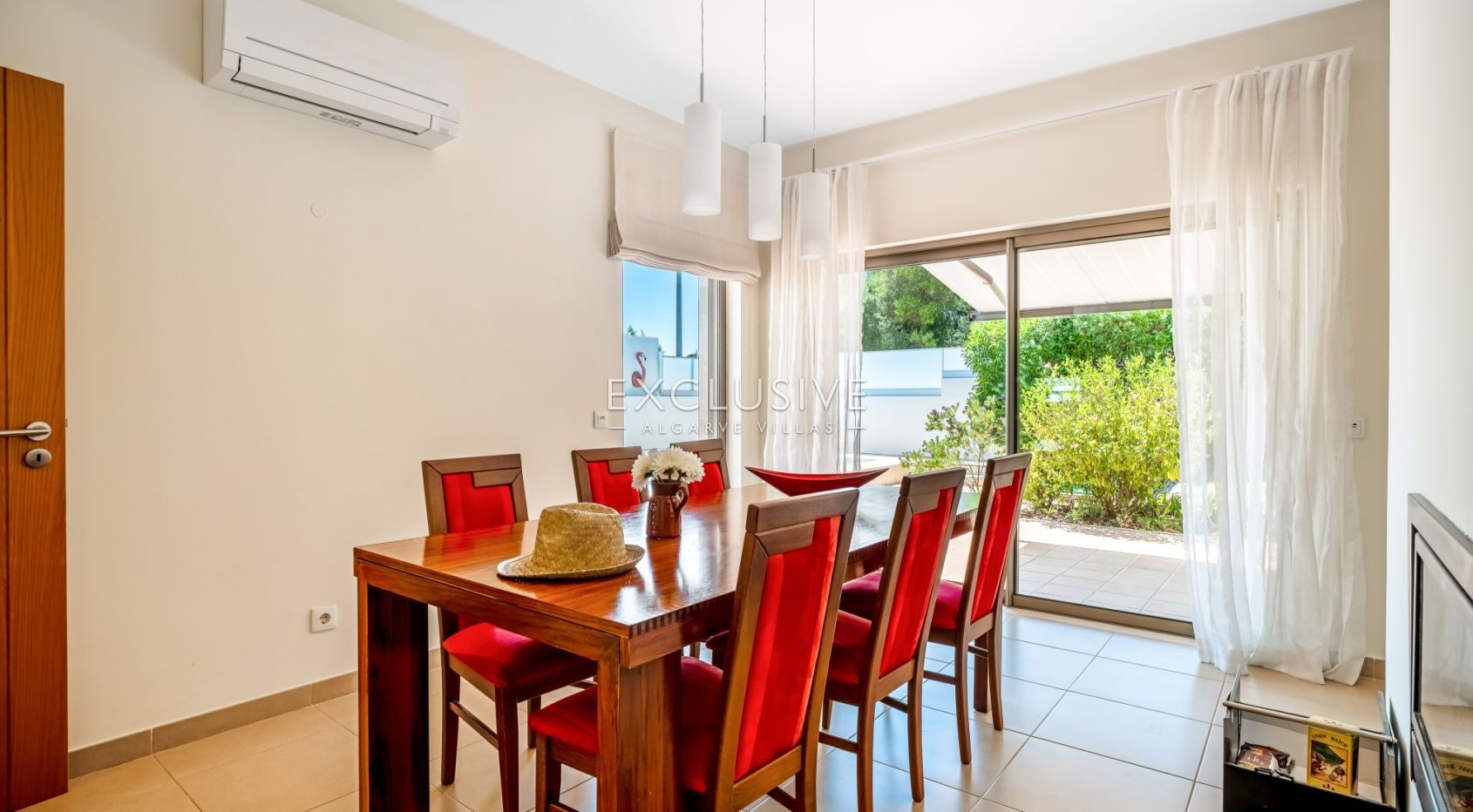 Moderne Villa mit 4 Schlafzimmern, Pool, Solar- und Photovoltaikanlage, in Alcantarilha