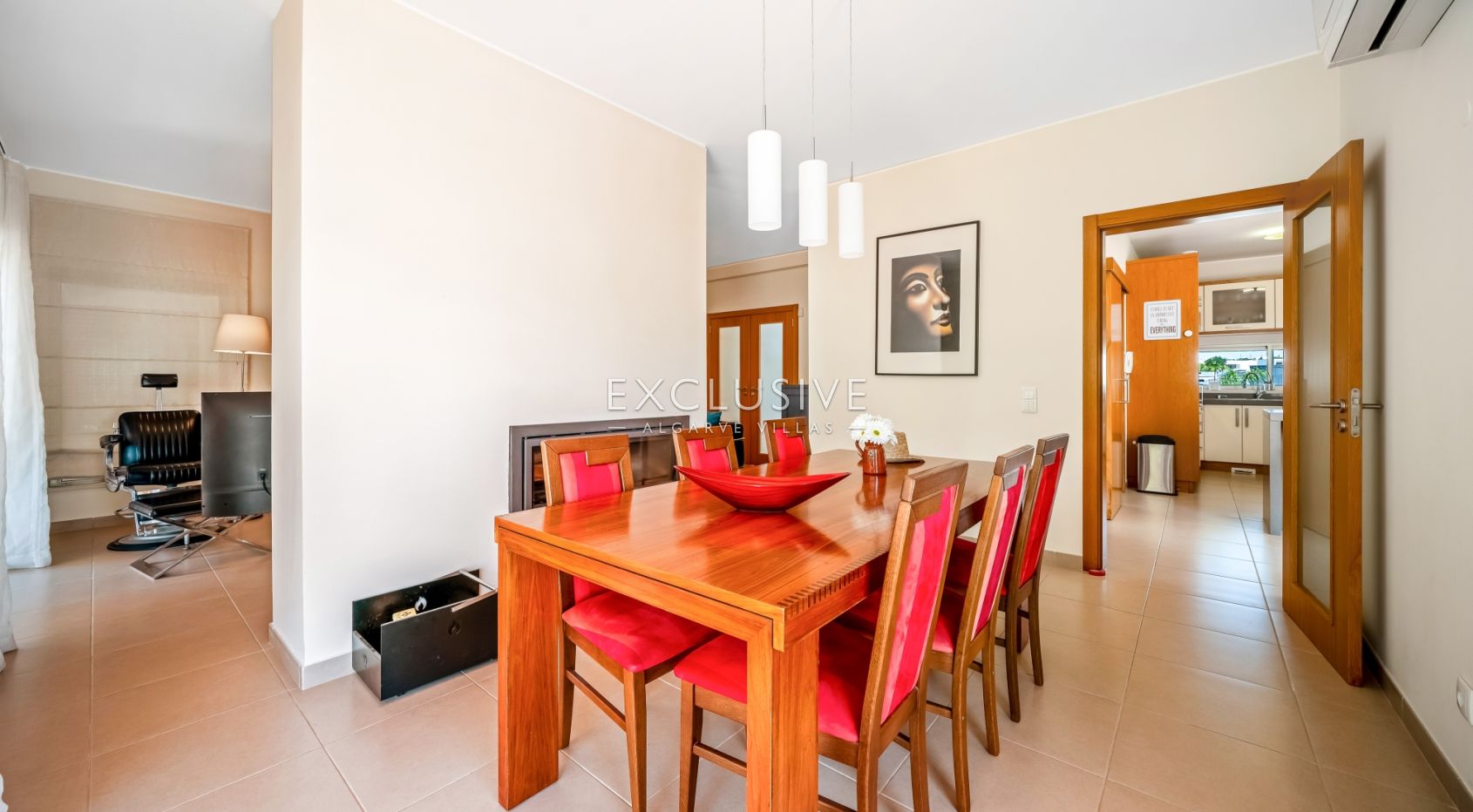 Moderne Villa mit 4 Schlafzimmern, Pool, Solar- und Photovoltaikanlage, in Alcantarilha