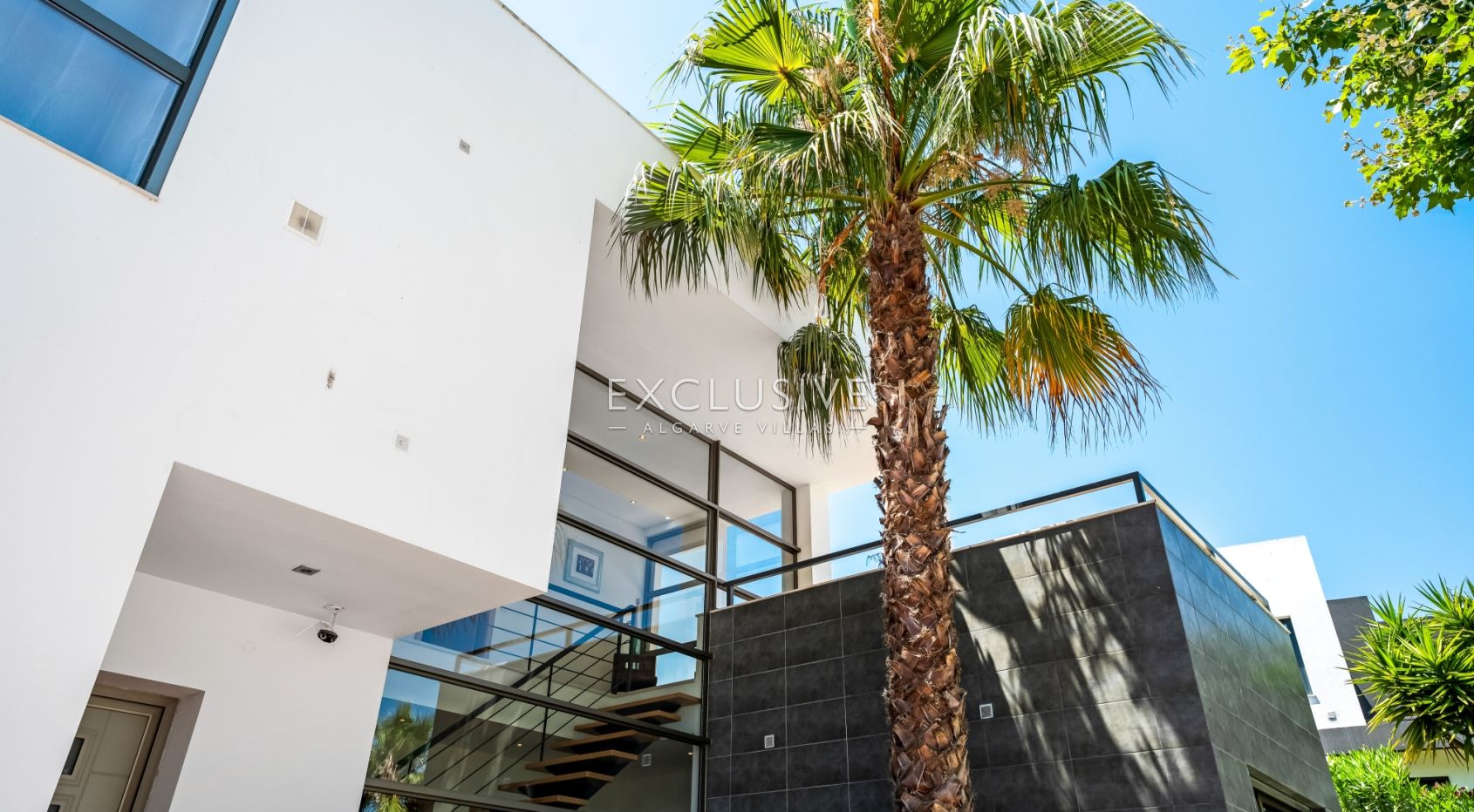 Moderne Villa mit 4 Schlafzimmern, Pool, Solar- und Photovoltaikanlage, in Alcantarilha