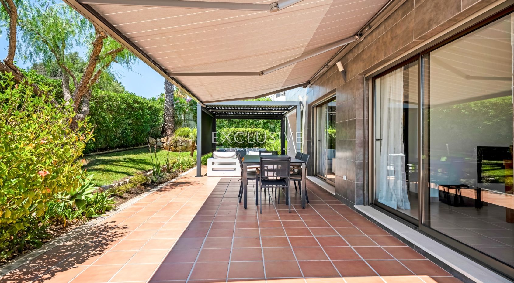 Moderne Villa mit 4 Schlafzimmern, Pool, Solar- und Photovoltaikanlage, in Alcantarilha