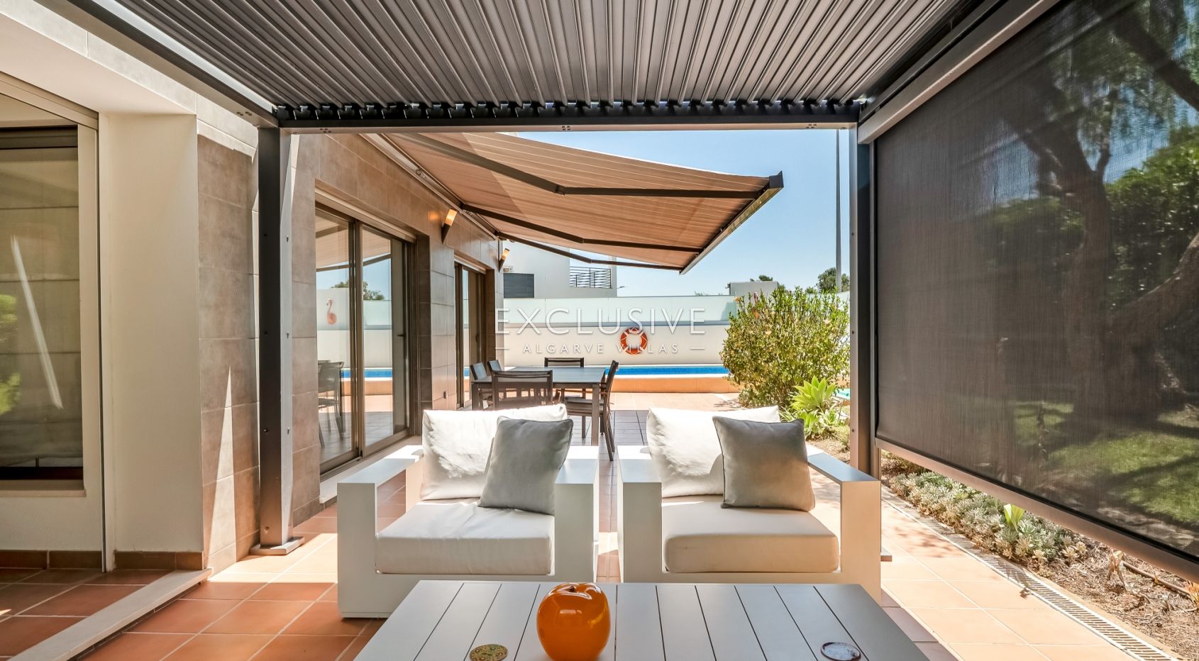Moderne Villa mit 4 Schlafzimmern, Pool, Solar- und Photovoltaikanlage, in Alcantarilha