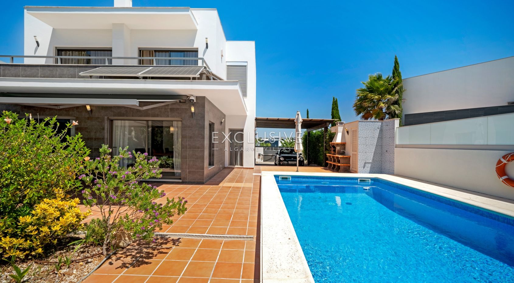 Moderne Villa mit 4 Schlafzimmern, Pool, Solar- und Photovoltaikanlage, in Alcantarilha