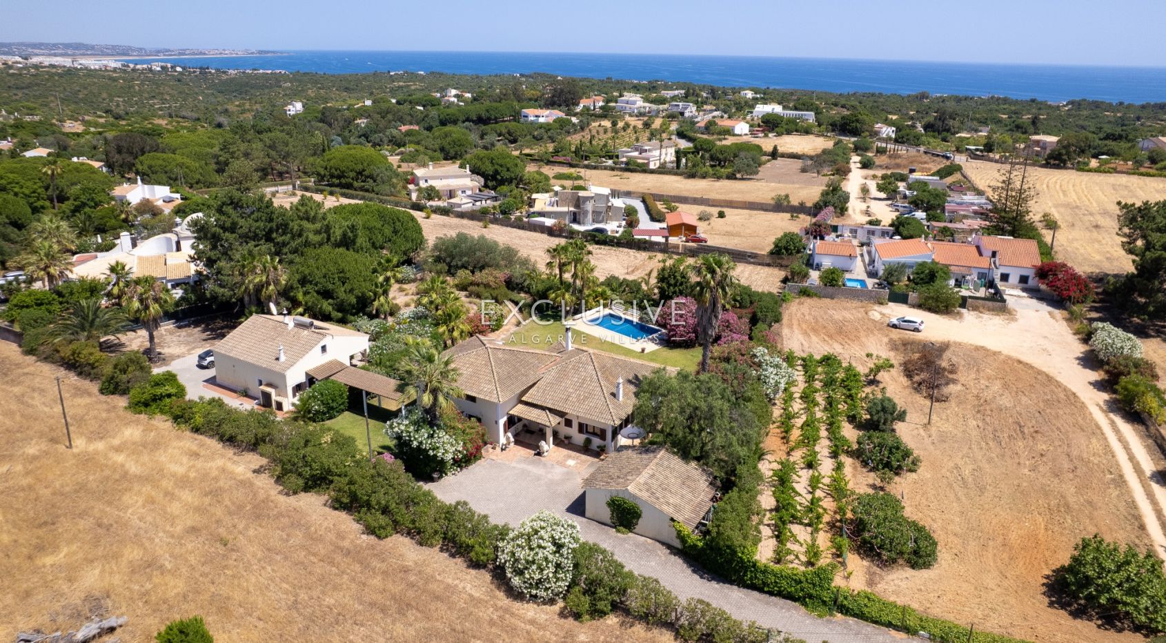 Anwesen im Landhausstil in Caramujeira an der Algarve