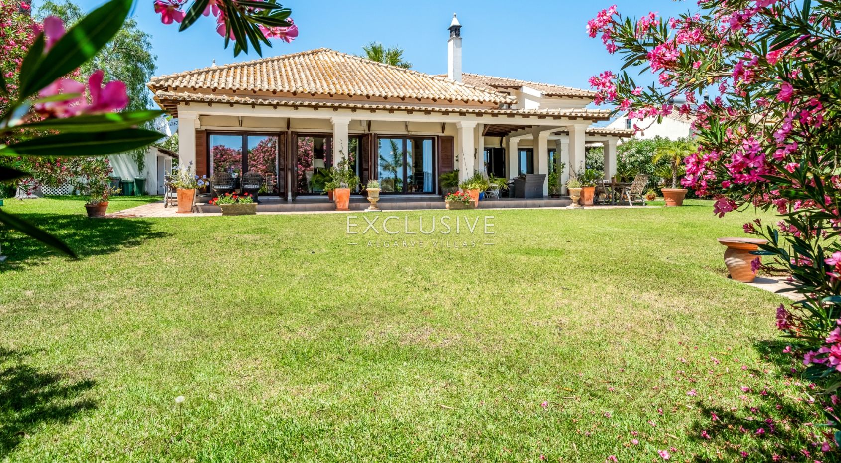 Anwesen im Landhausstil in Caramujeira an der Algarve