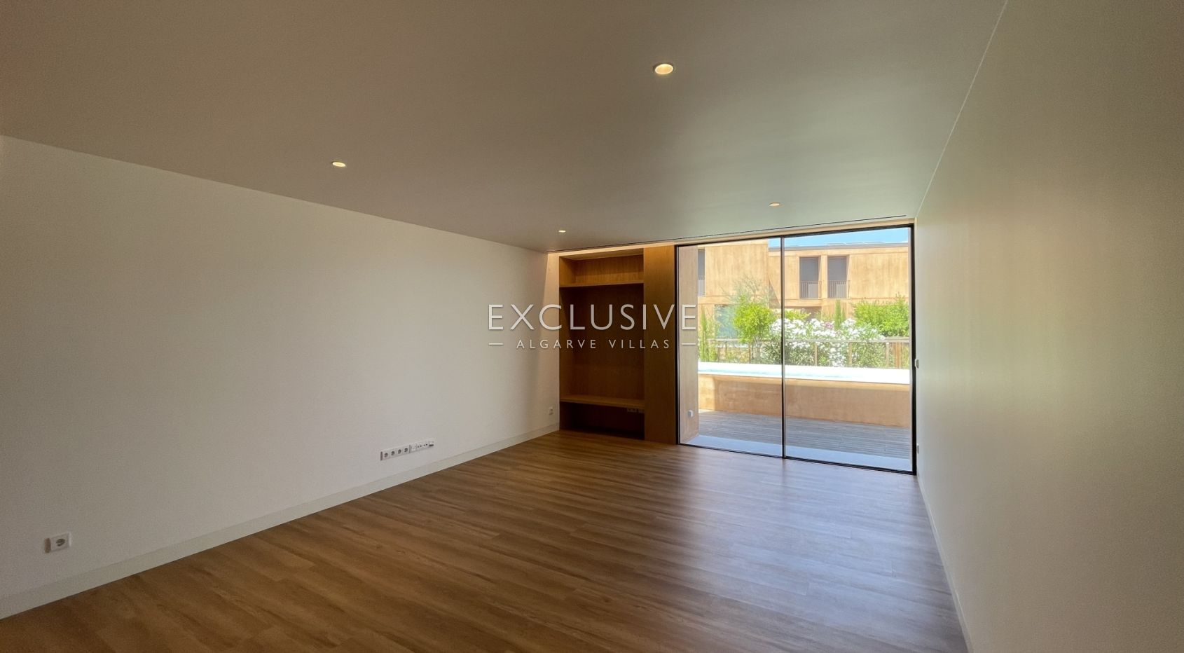 une villa de luxe de 3 chambres avec piscine privée et jardin à Vilamoura