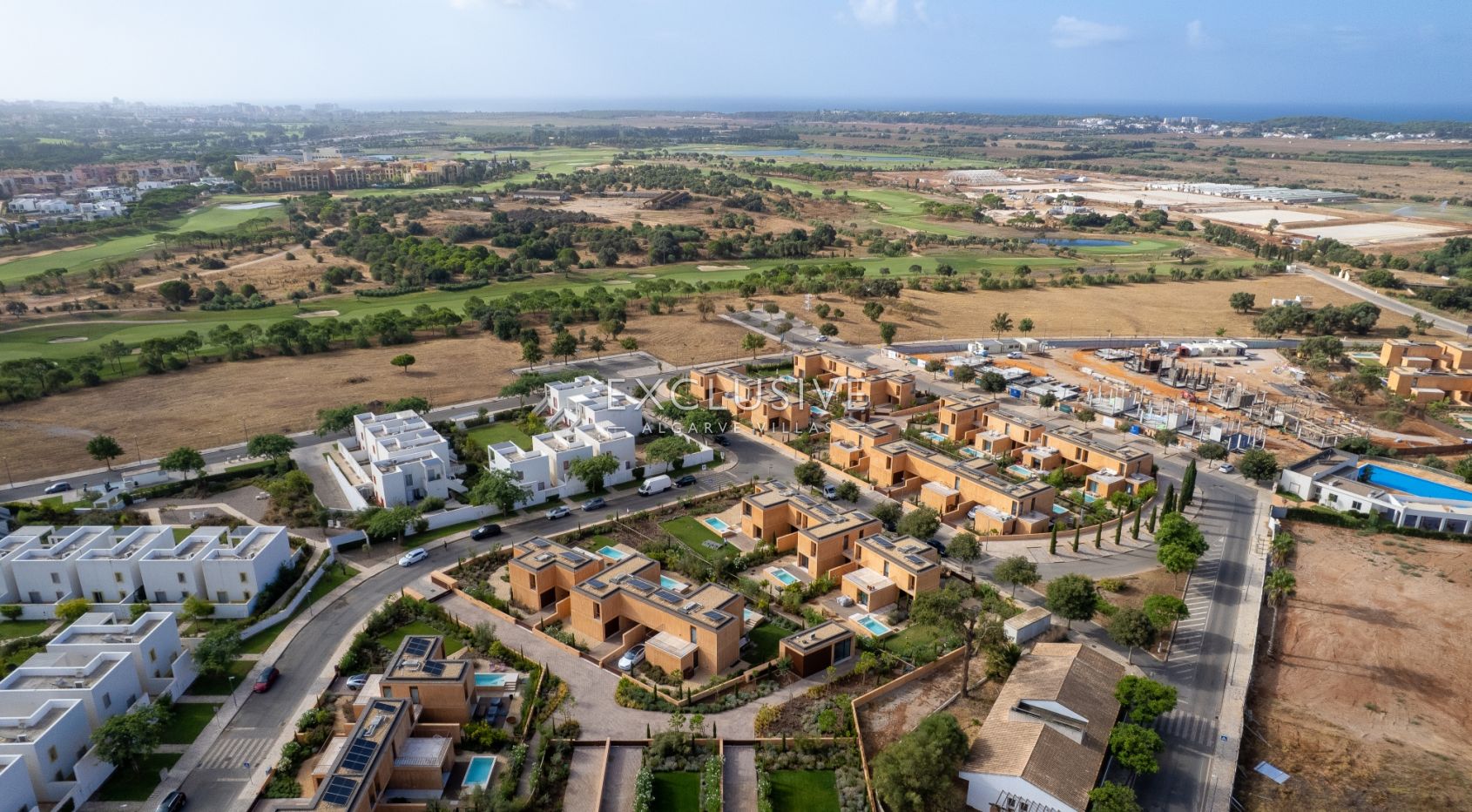 Buy Luxury 3 Bedroom Villa with Private Pool & Garden in Vilamoura