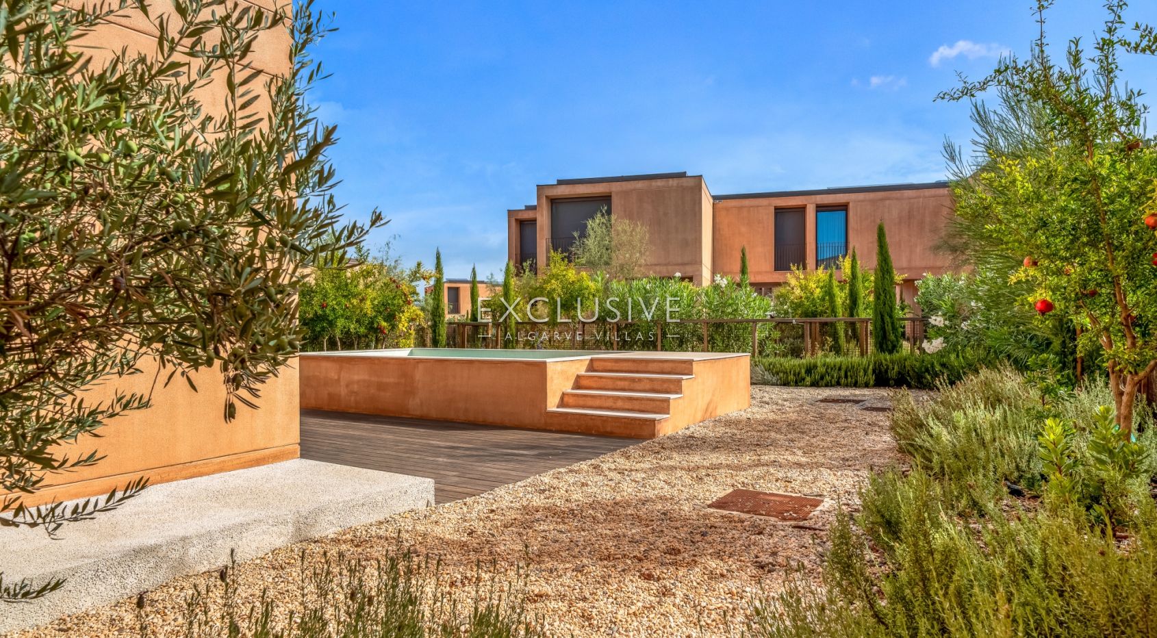 Buy Luxury 3 Bedroom Villa with Private Pool & Garden in Vilamoura
