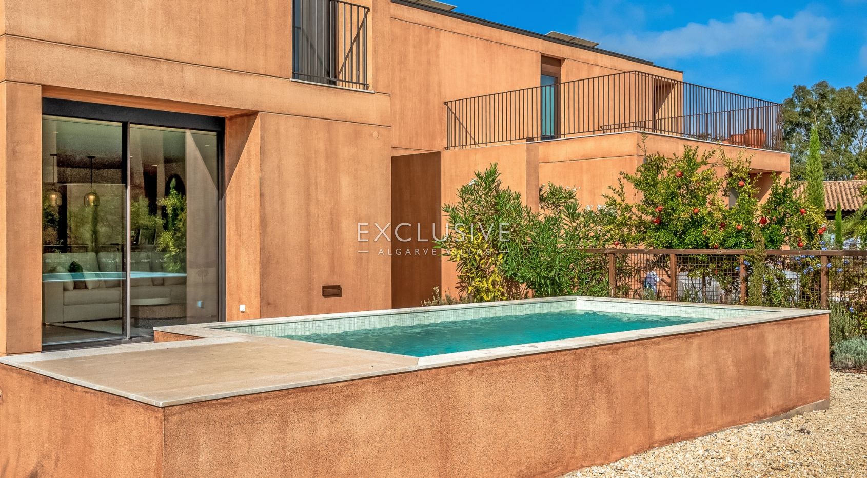 Buy Luxury 3 Bedroom Villa with Private Pool & Garden in Vilamoura