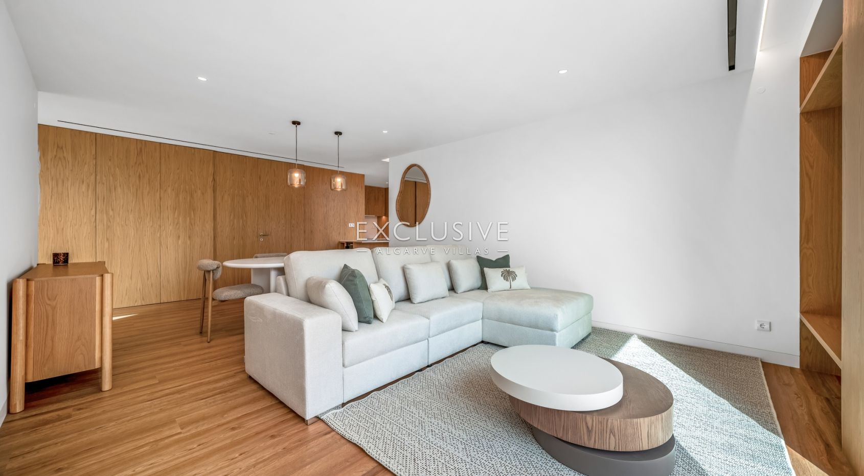Buy Luxury 3 Bedroom Villa with Private Pool & Garden in Vilamoura