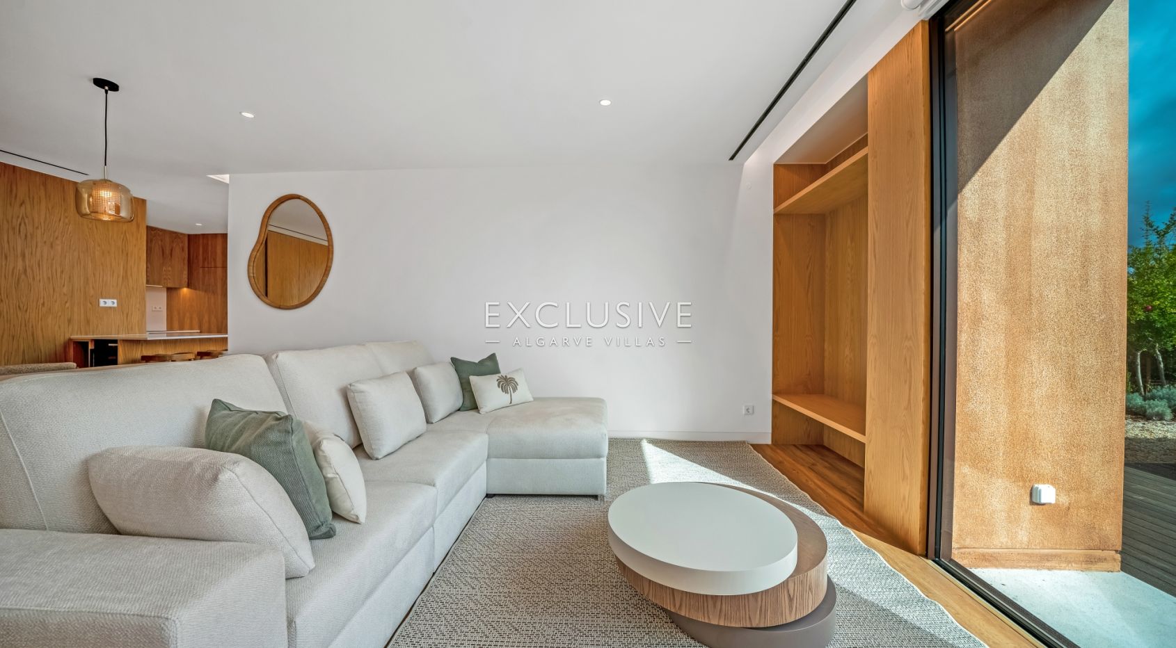 Buy Luxury 3 Bedroom Villa with Private Pool & Garden in Vilamoura