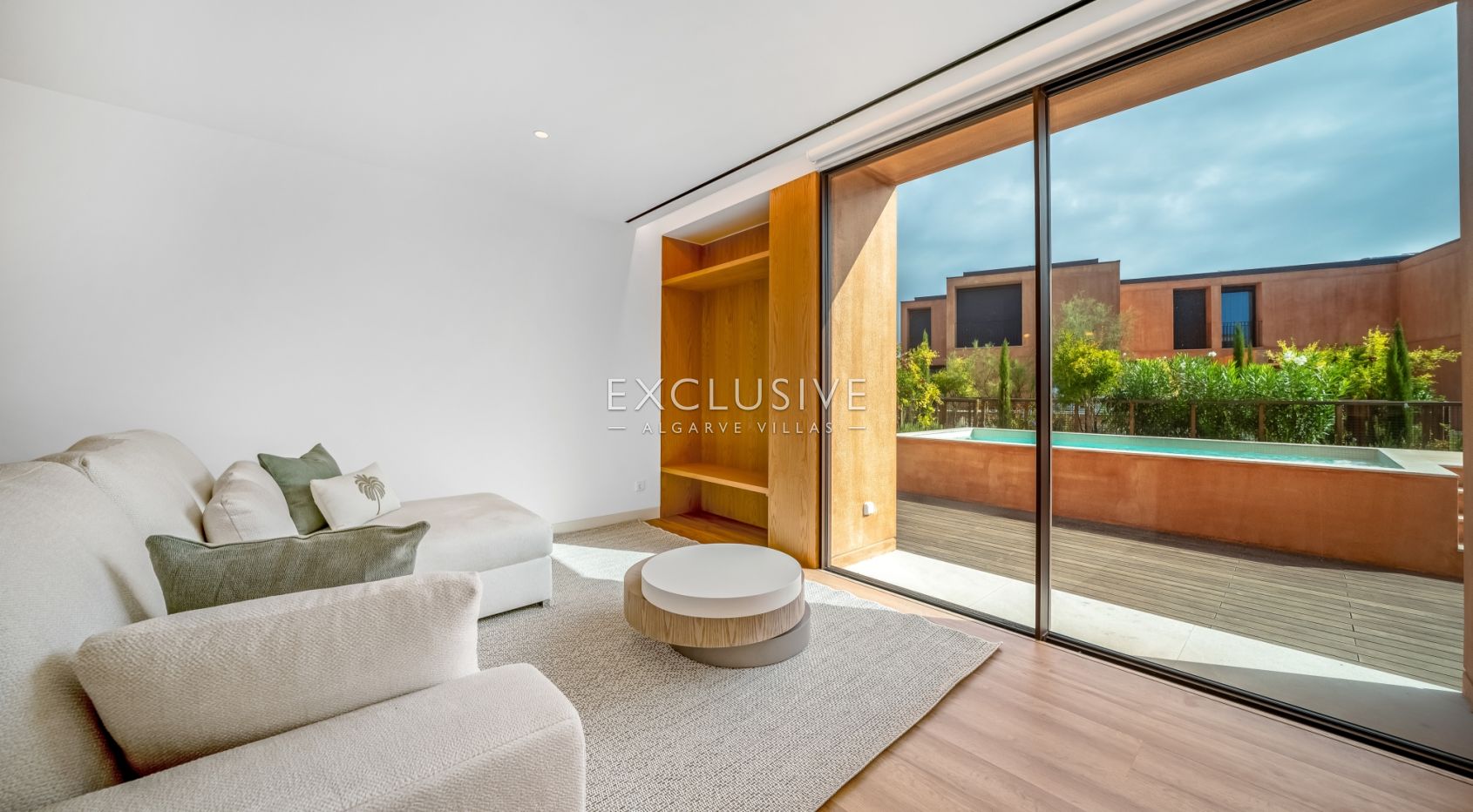 Buy Luxury 3 Bedroom Villa with Private Pool & Garden in Vilamoura