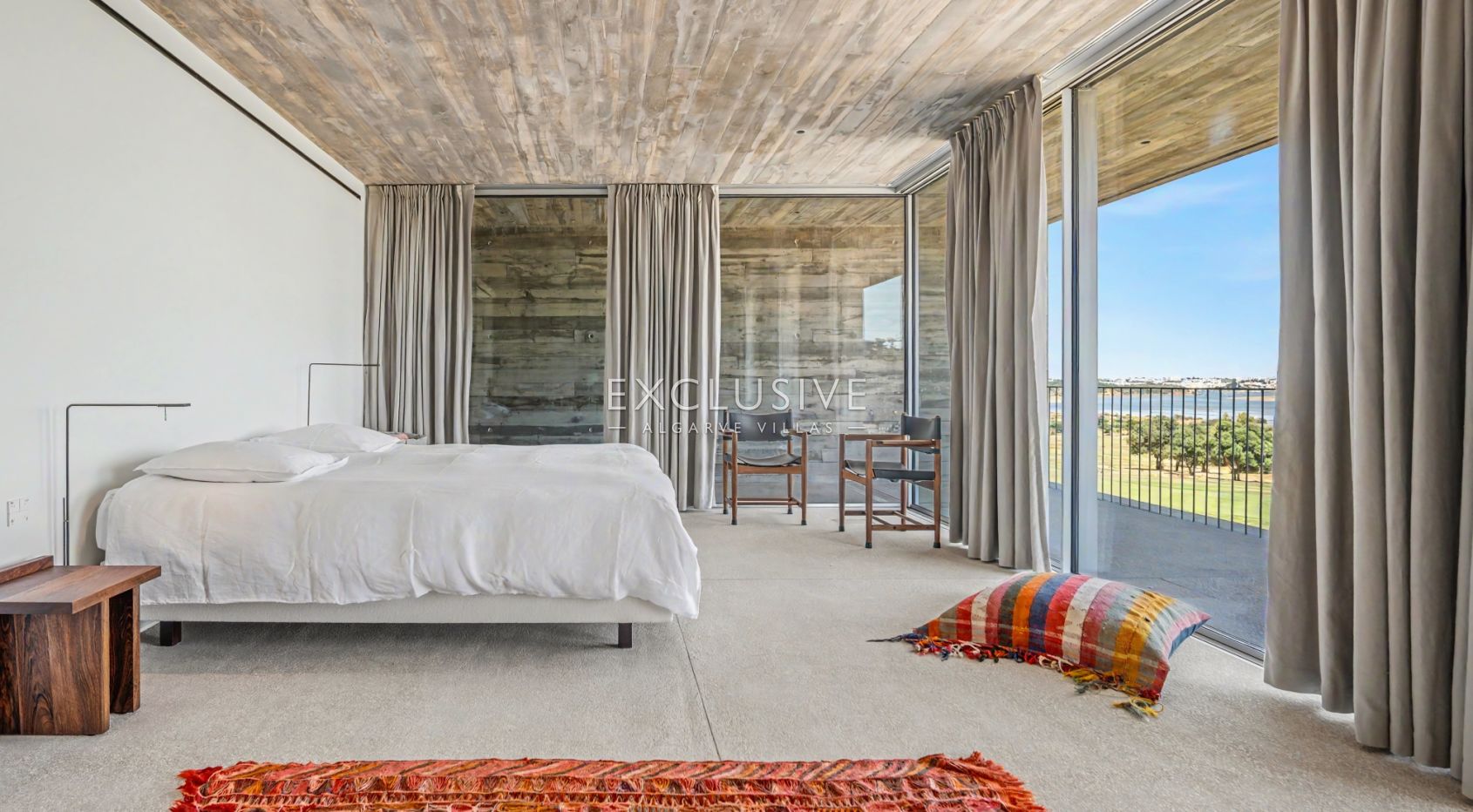 Moderne Villa mit 5 Schlafzimmern und Blick auf das Meer und den Golfplatz im Palmares Golf Resort
