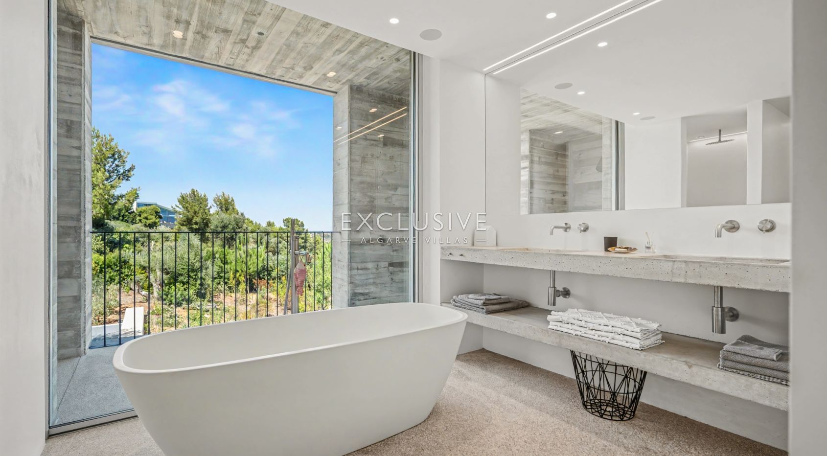 Moderne Villa mit 5 Schlafzimmern und Blick auf das Meer und den Golfplatz im Palmares Golf Resort