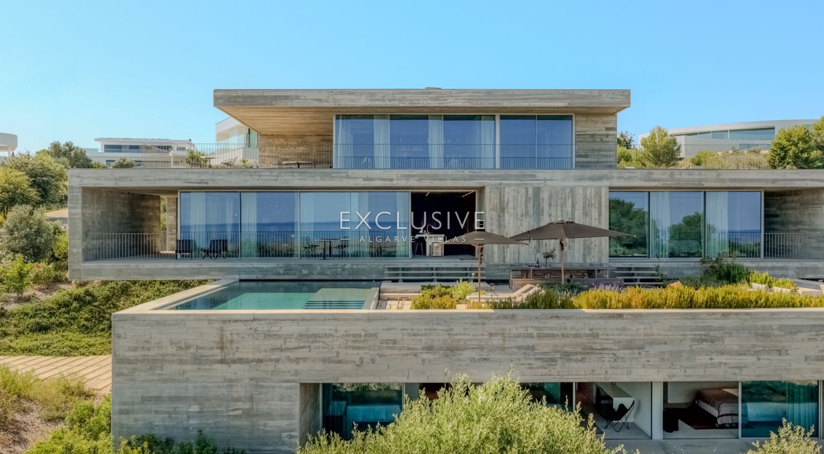 Moderne Villa mit 5 Schlafzimmern und Blick auf das Meer und den Golfplatz im Palmares Golf Resort