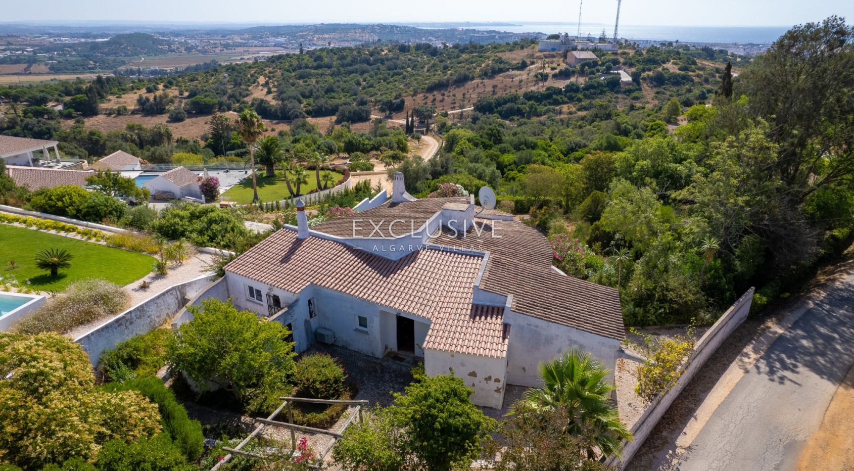 Renovierungsbedürftige Villa mit Meerblick in Falfeira, Lagos