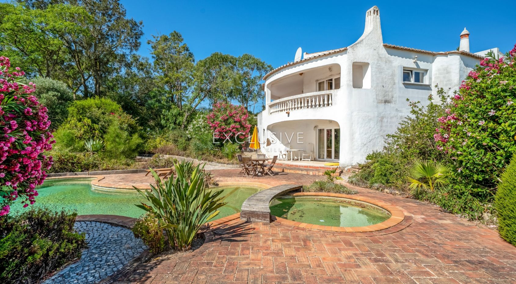 Renovierungsbedürftige Villa mit Meerblick in Falfeira, Lagos