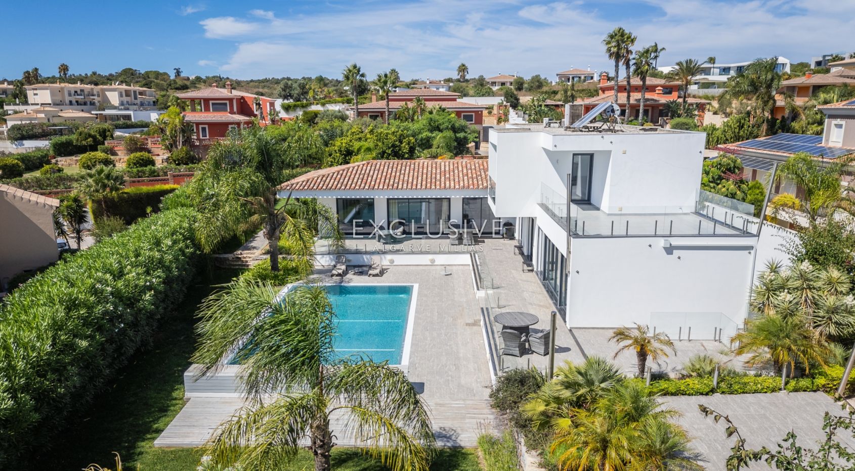Casa Branca – Élégante villa familiale près de la plage de Porto de Mós, à Lagos