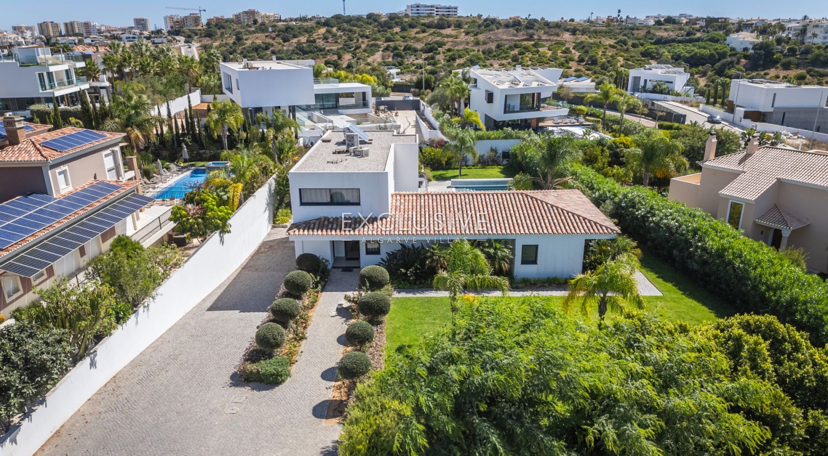 Casa Branca – Élégante villa familiale près de la plage de Porto de Mós, à Lagos