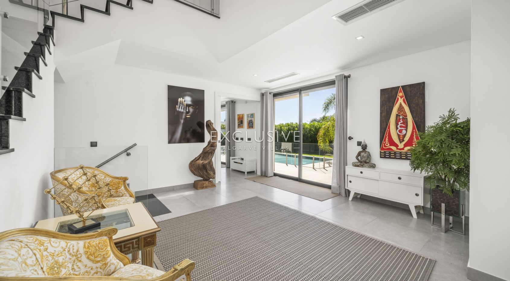 Elegant Family 4 bed Villa with pool Near Porto de Mos Beach, Lagos