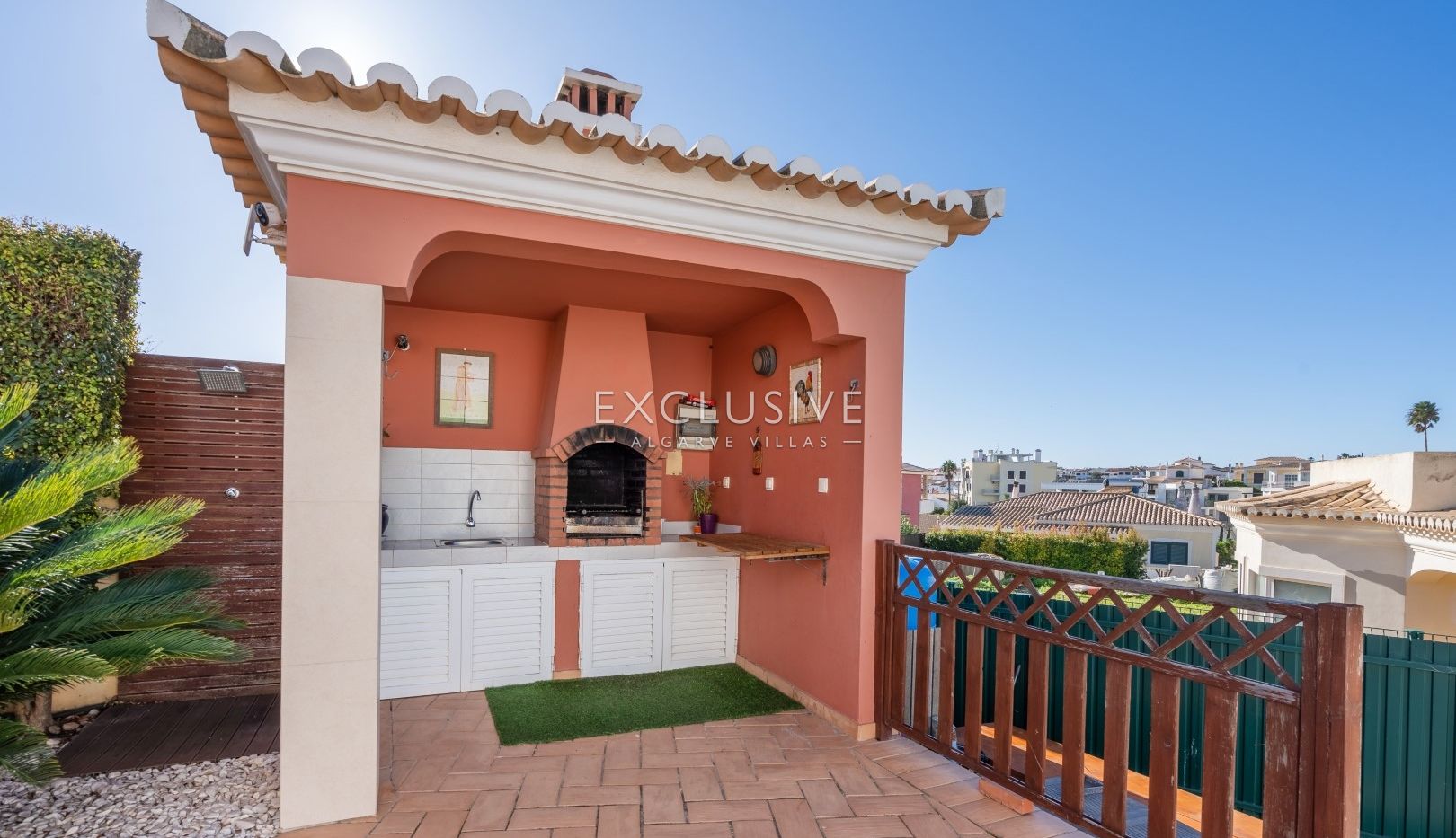 Moradia com 3+2 quartos, piscina e anexo para hóspedes em Cerro das Mós, Lagos, Algarve