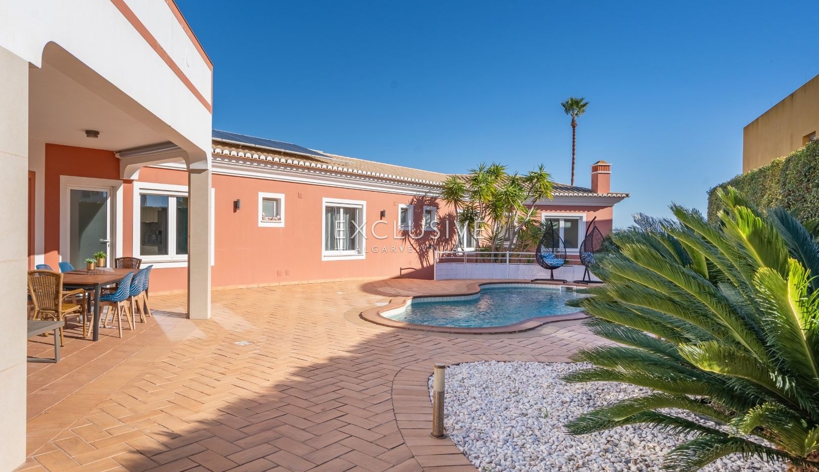 Moradia com 3+2 quartos, piscina e anexo para hóspedes em Cerro das Mós, Lagos, Algarve