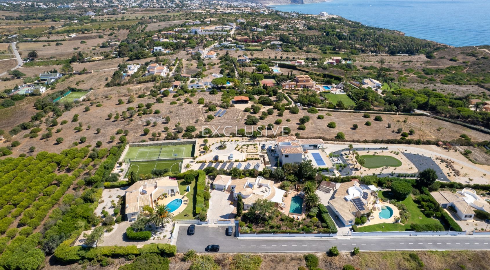 Charming 4Bedroom Villa with Amazing Ocean Views near Praia da Luz and Burgau