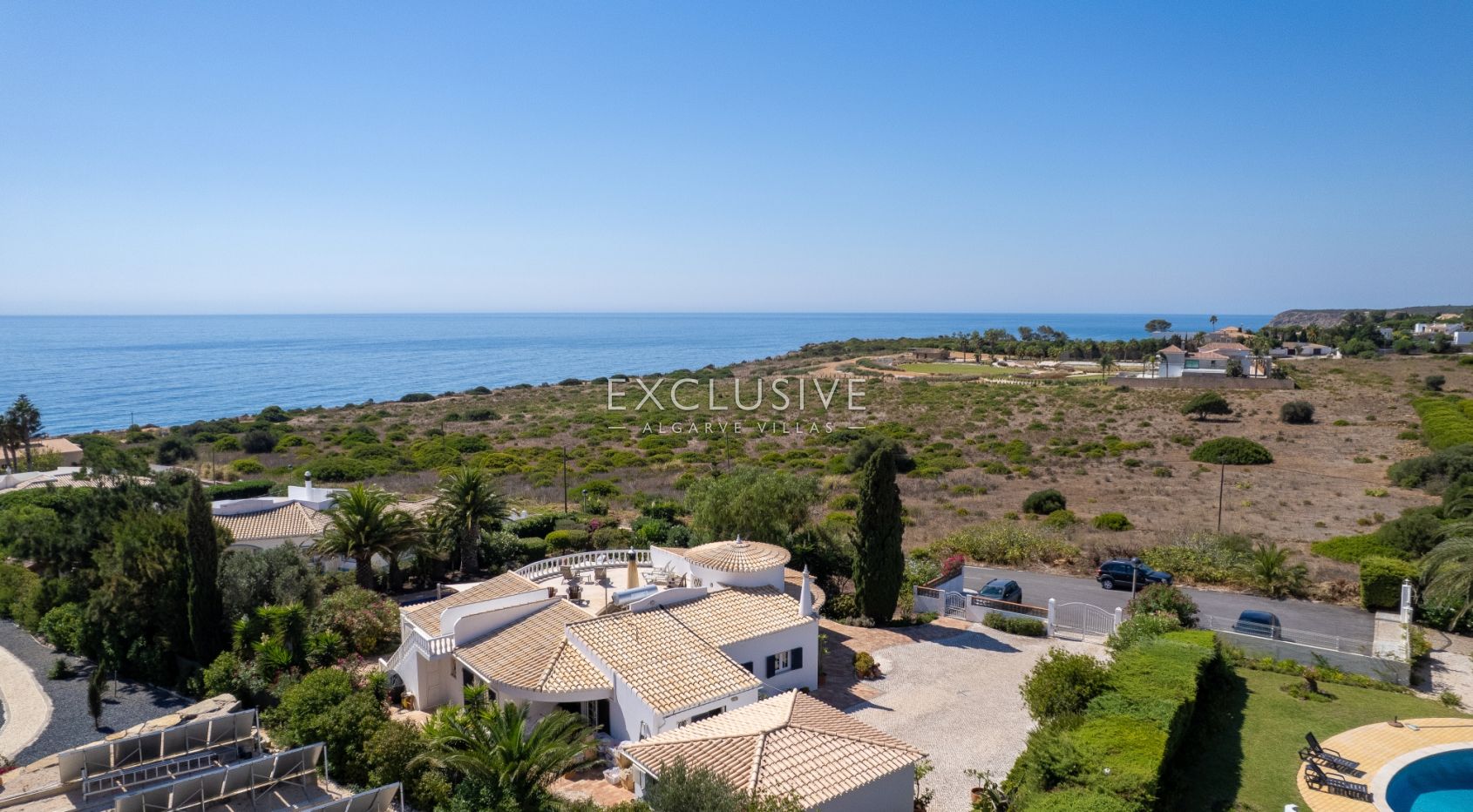 Charming 4Bedroom Villa with Amazing Ocean Views near Praia da Luz and Burgau