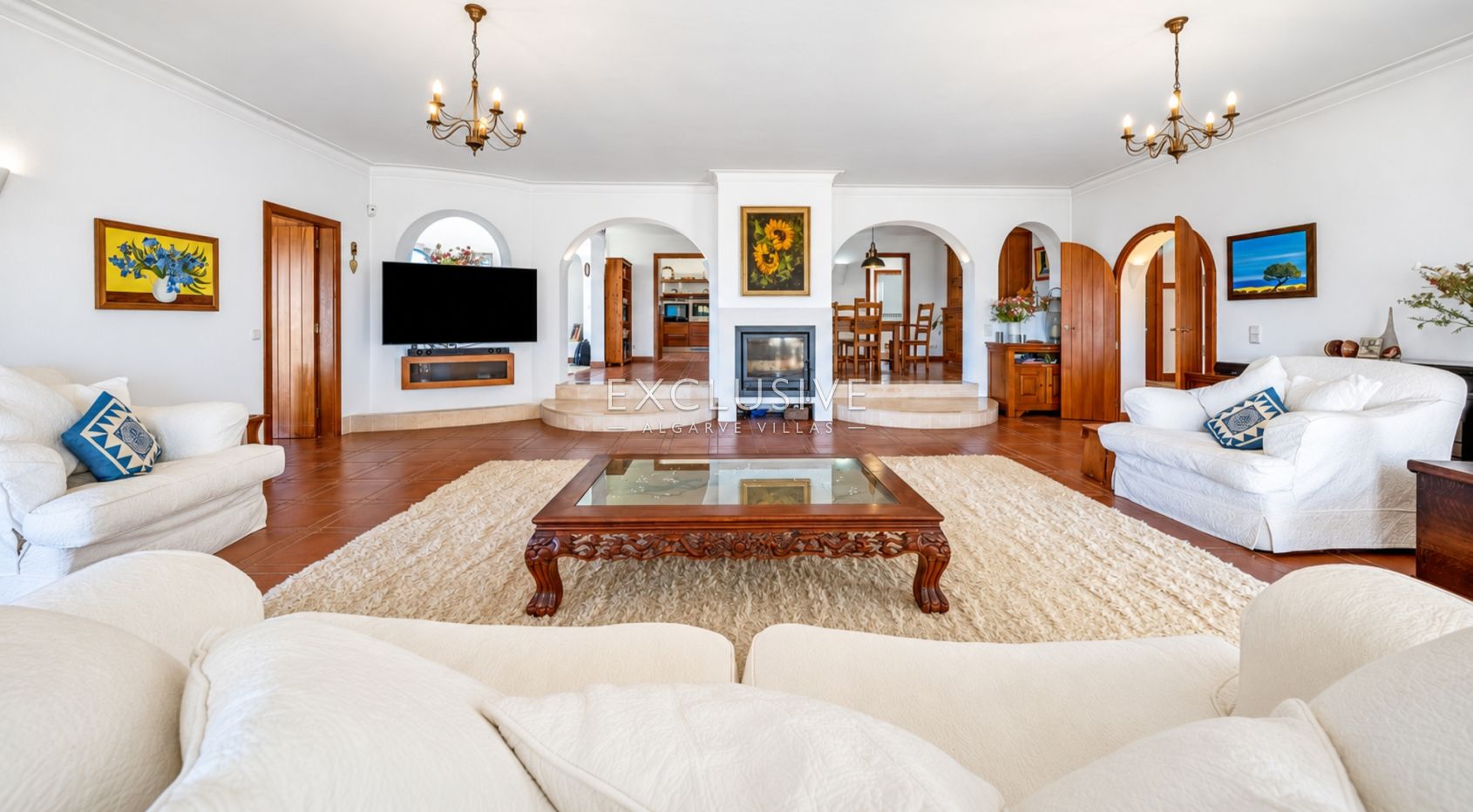 Charming 4Bedroom Villa with Amazing Ocean Views near Praia da Luz and Burgau