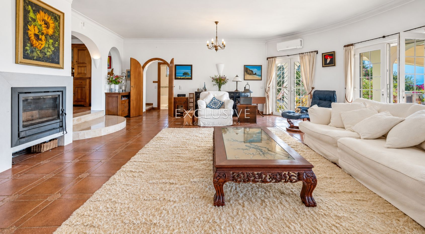 Charming 4Bedroom Villa with Amazing Ocean Views near Praia da Luz and Burgau