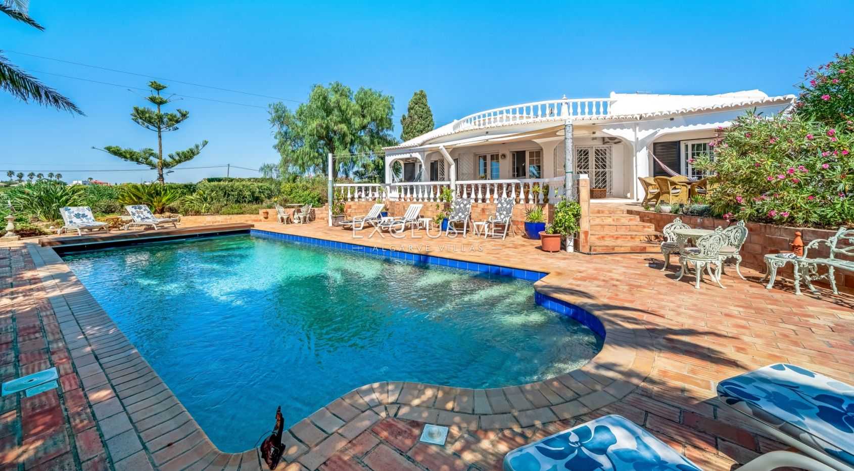 Charming 4Bedroom Villa with Amazing Ocean Views near Praia da Luz and Burgau