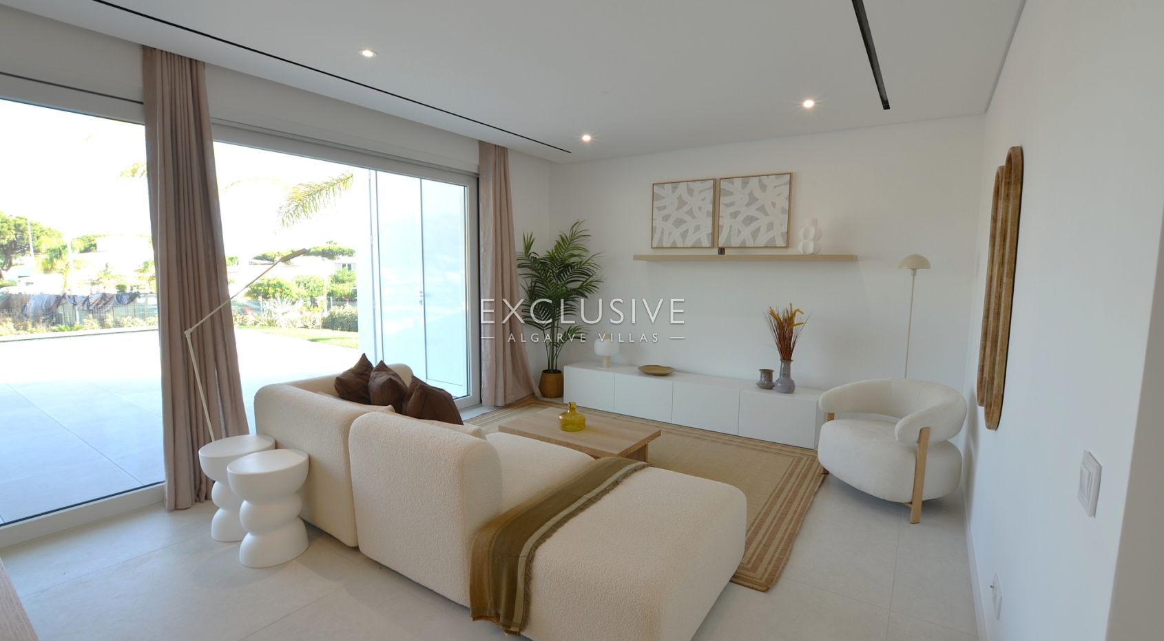 Brand-New Villa Close to Golf and Beach near Vilamoura & Vila Sol