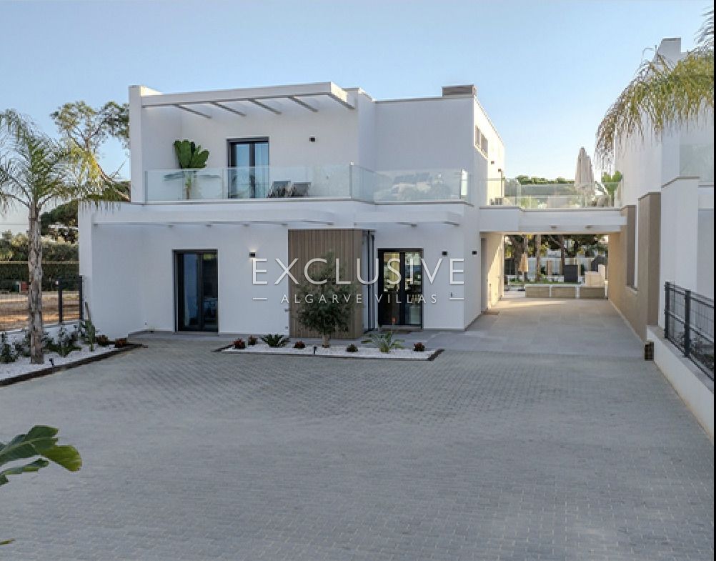 Brand-New Villa Close to Golf and Beach near Vilamoura & Vila Sol