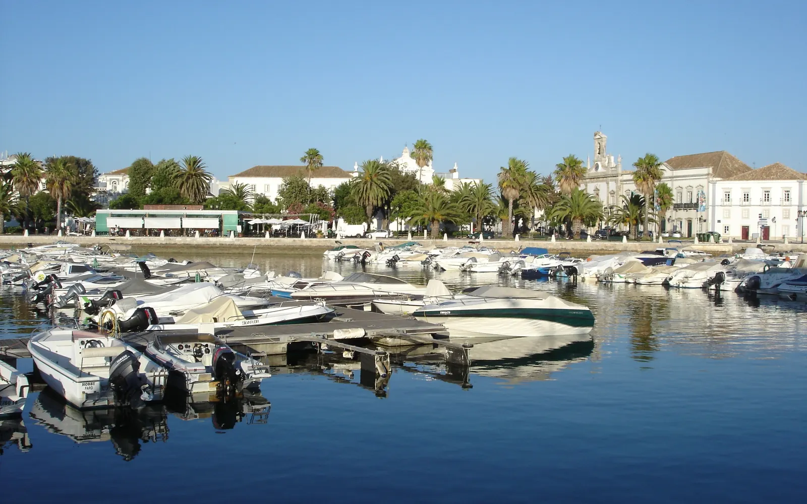 Faro marina